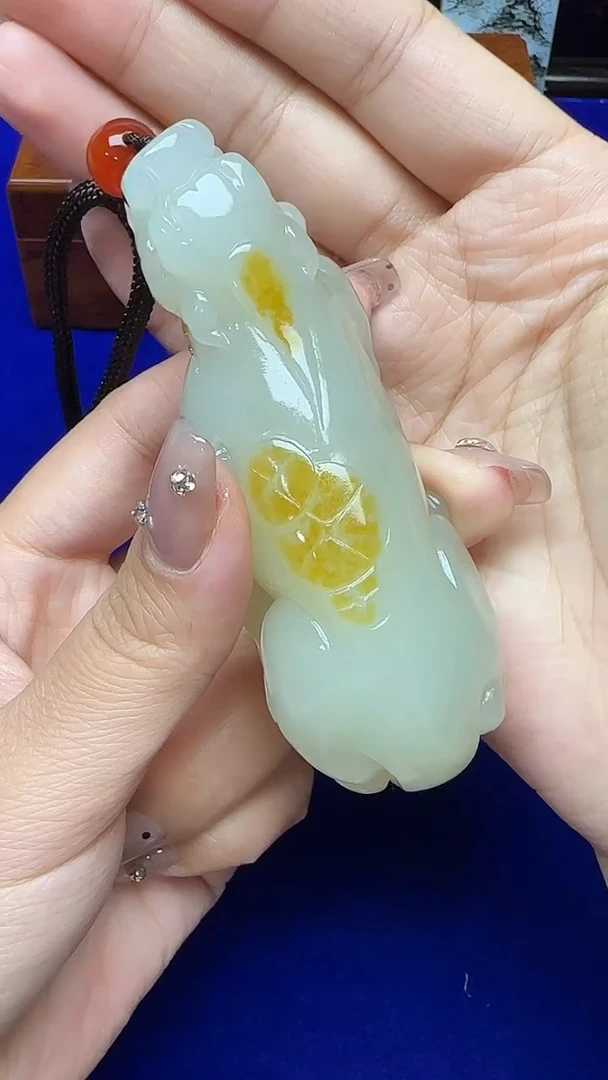 和田玉未镶嵌把件龚*柏1