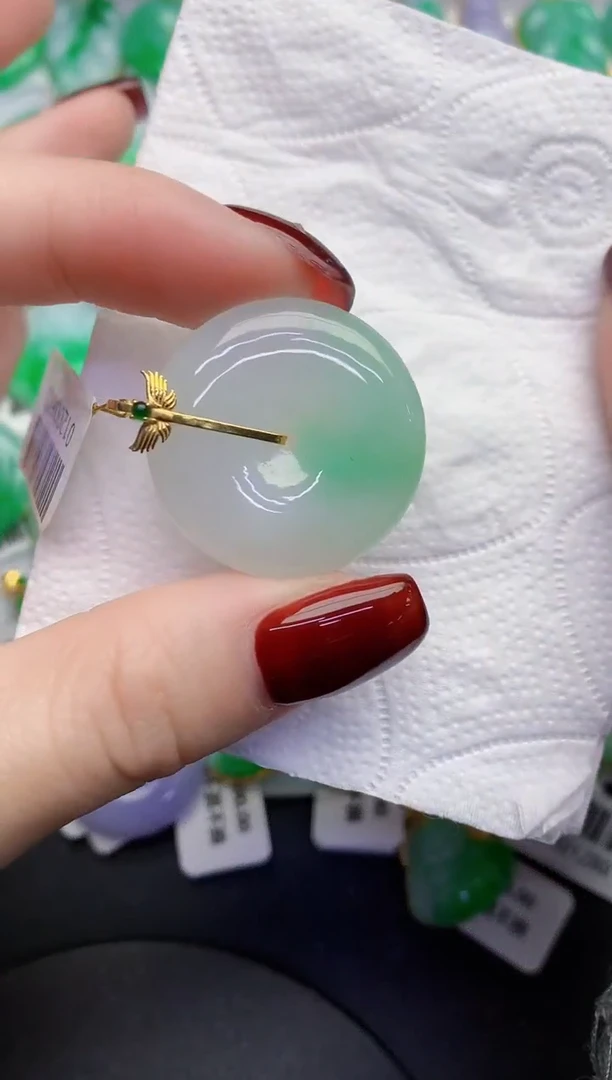 颈饰18K金镶嵌翡翠缅甸天然翡翠A货