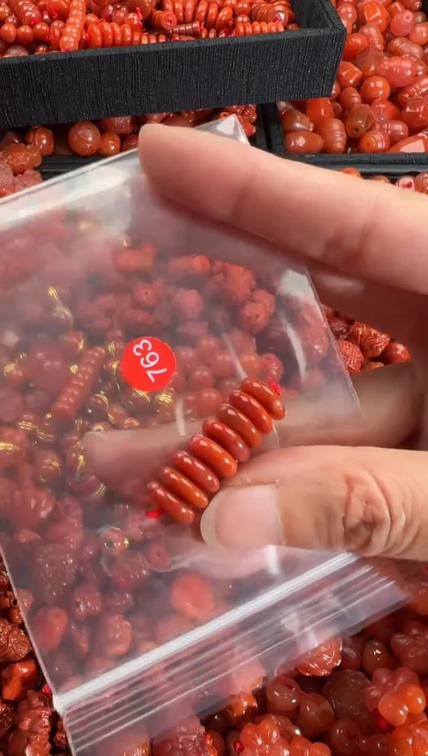 【闪购商品】南红玛瑙颈饰未镶嵌1