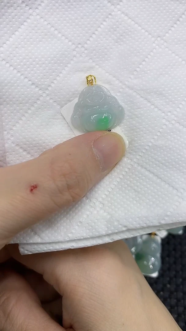 颈饰18K金镶嵌翡翠111111111