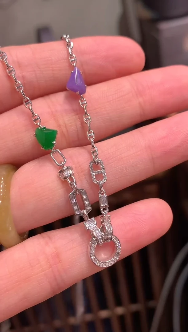 颈饰18K金镶嵌翡翠翡翠