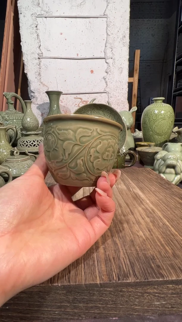 微瑕耀州窑牡丹杯