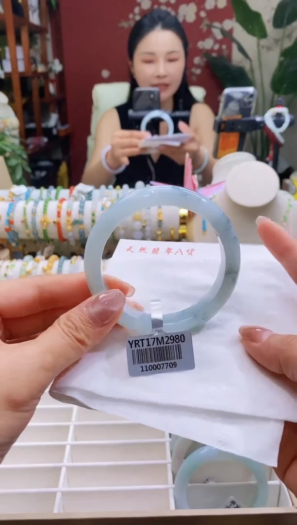 翡翠手镯未镶嵌71号57.8/12.4*8.3