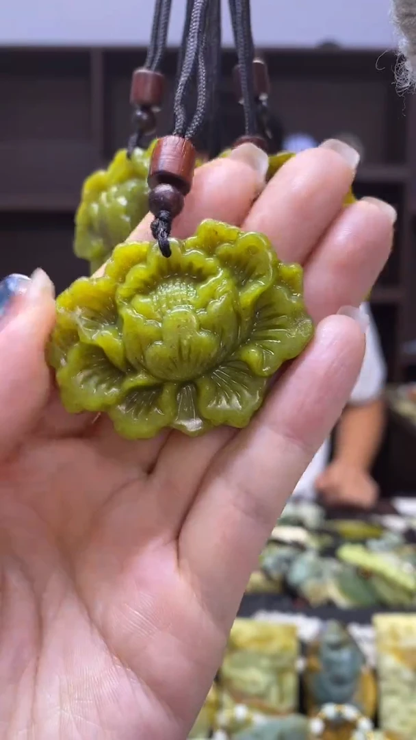 未镶嵌岫玉挂件  多样性发货发其中一件