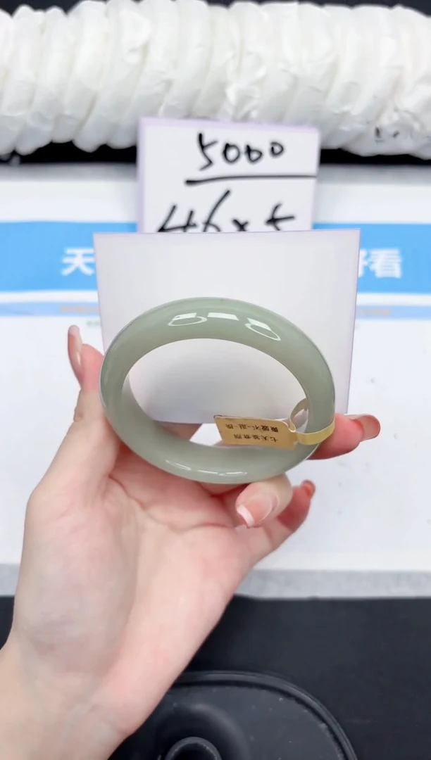 未镶嵌手镯石英质玉111-58