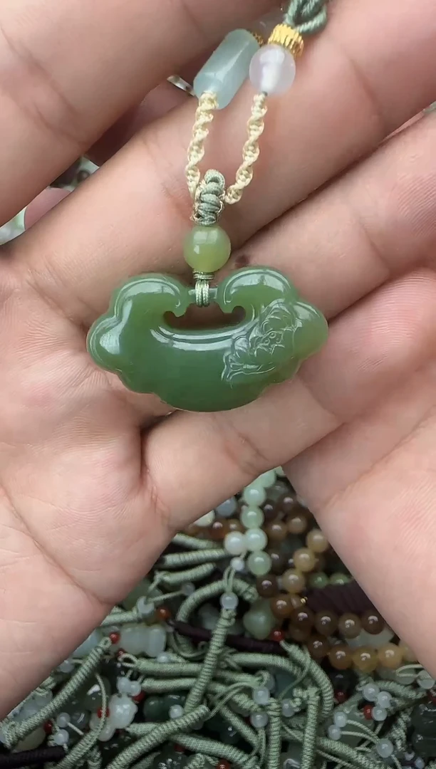 颈饰未镶嵌和田玉拍一发一