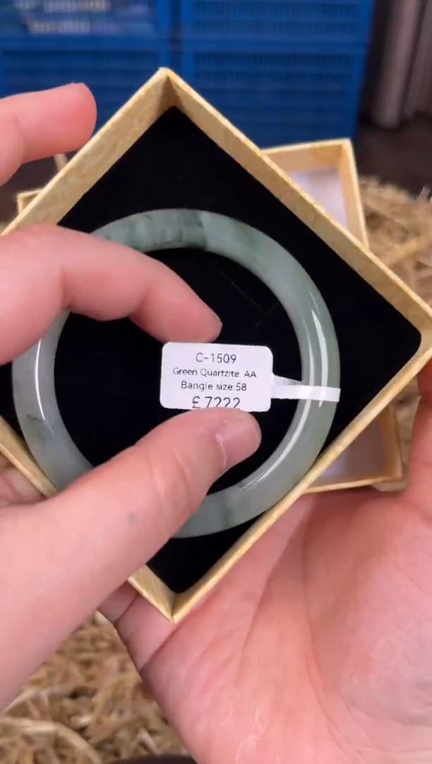未镶嵌手镯石英质玉C1509