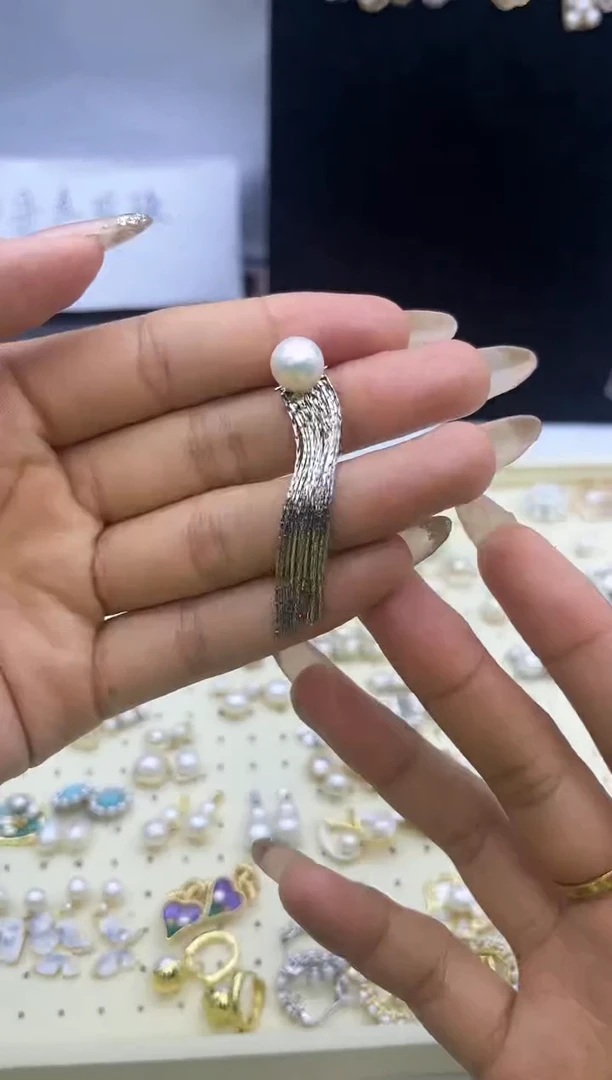 【闪购商品】淡水珍珠耳饰合金35