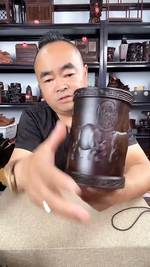 木五牛笔筒老李红木工艺品