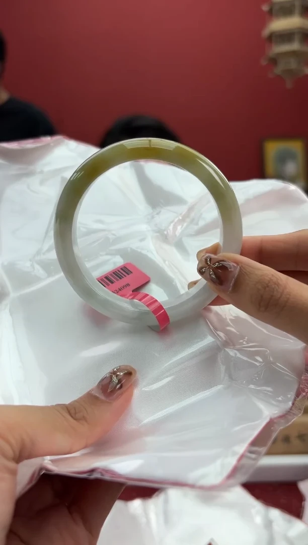 【闪购商品】翡翠手镯未镶嵌14送手镯