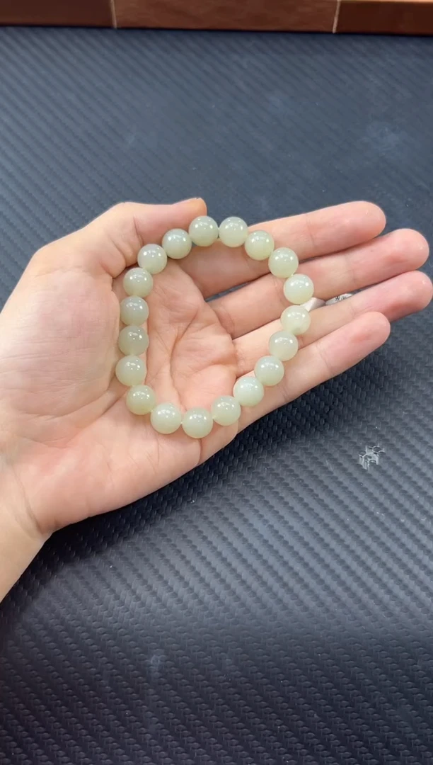 手串未镶嵌和田玉且末微色差近矿卡10手串