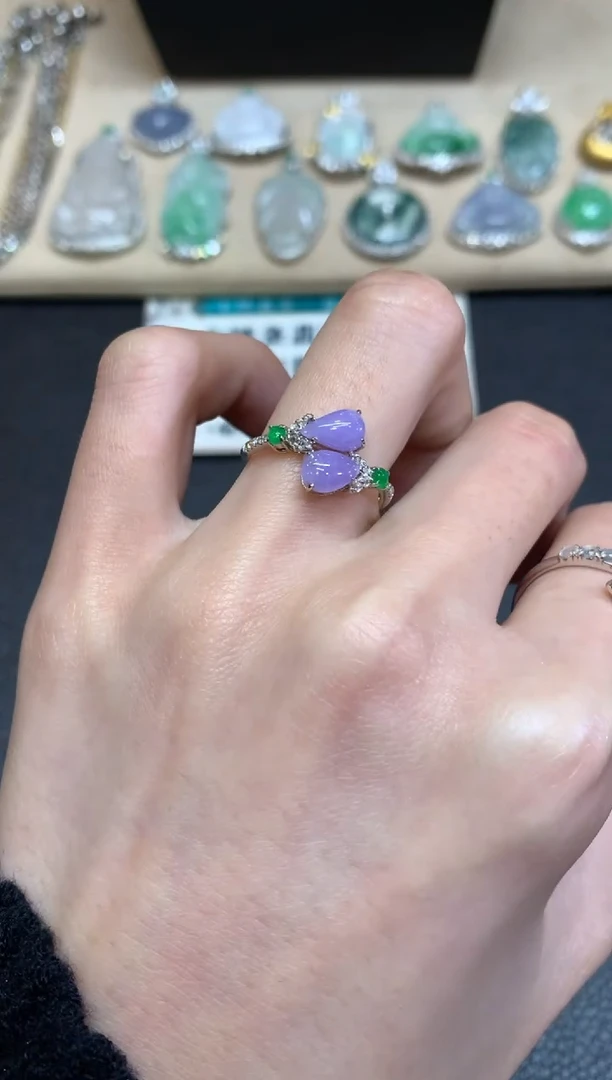 【闪购商品】翡翠戒指18K金镶嵌水滴【无服务费】