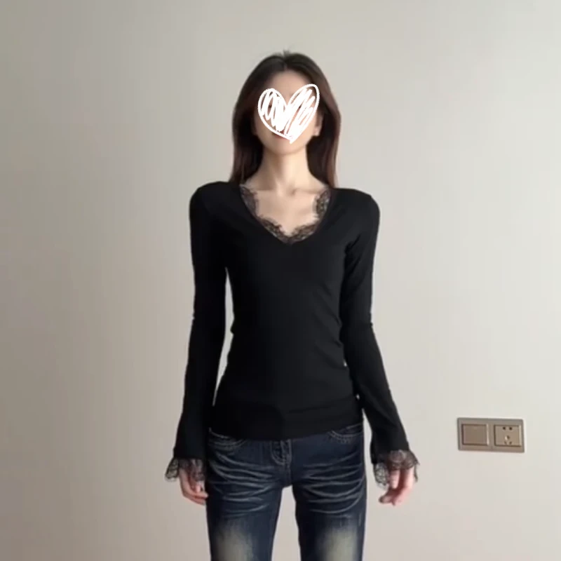 2025年秋季新款法式高级设计感蕾丝拼接长袖T恤修身显瘦打底上衣