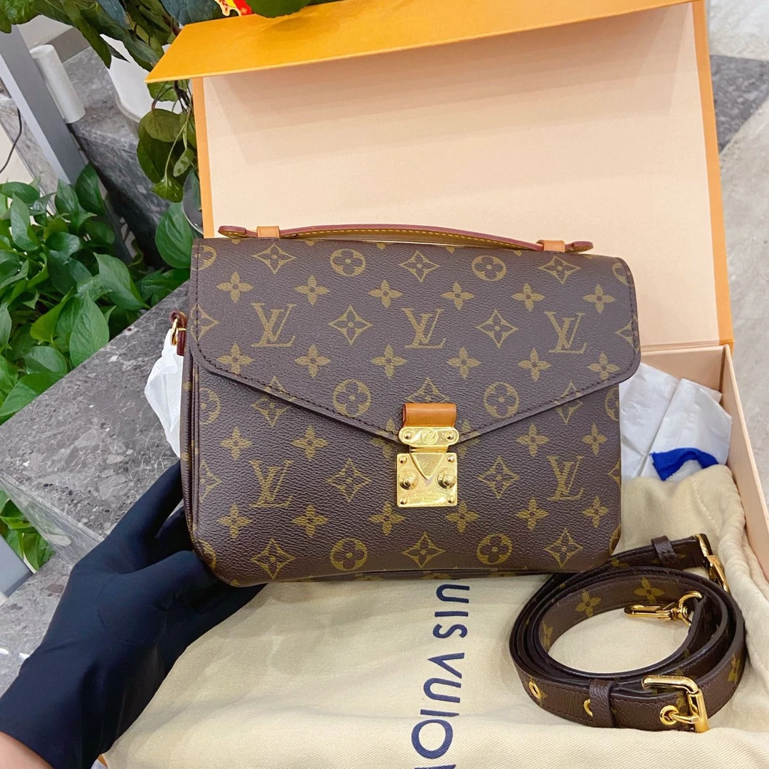 99新 LouisVuitton/路易威登 老花邮差包经典