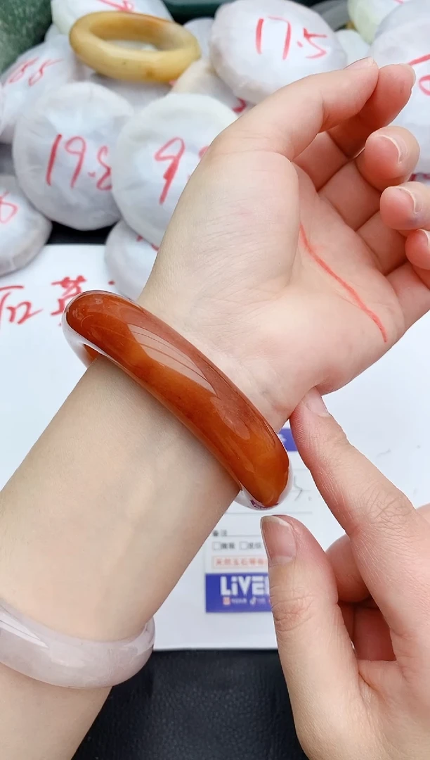 石英质玉手镯未镶嵌397+62/63