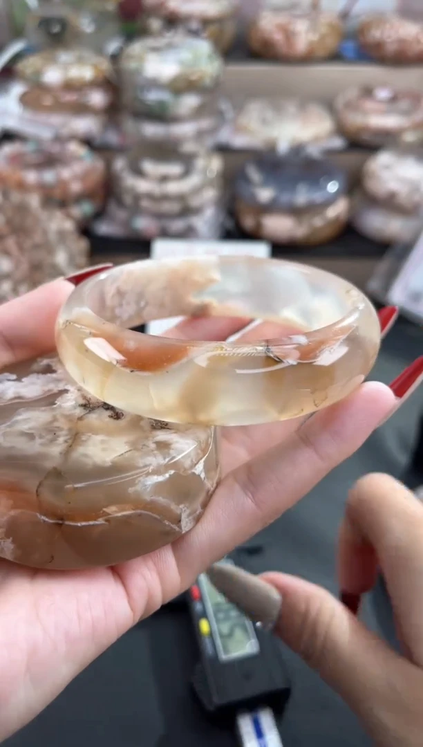 未镶嵌手镯石英质玉63