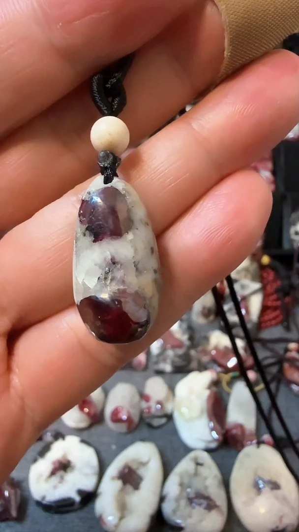 【闪购商品】天然辰砂大晶砂随行吊坠1