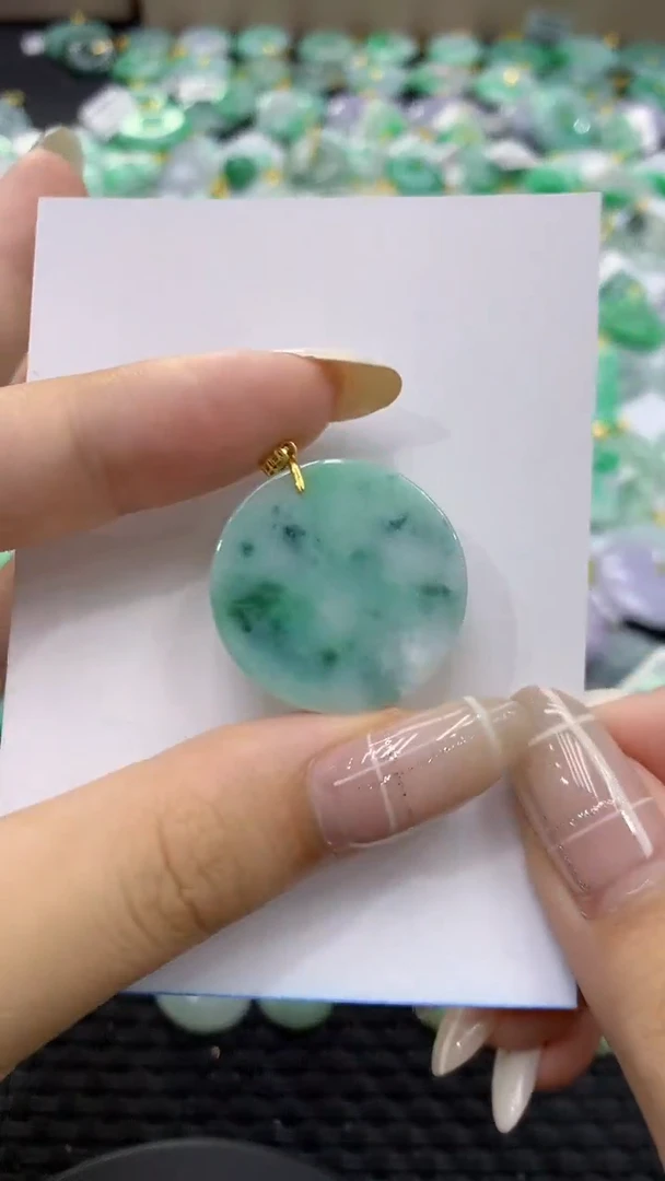 颈饰未镶嵌翡翠天然缅甸翡翠A货