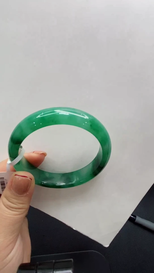 【闪购商品】石英质玉手镯未镶嵌高冰飘花非洲翠41