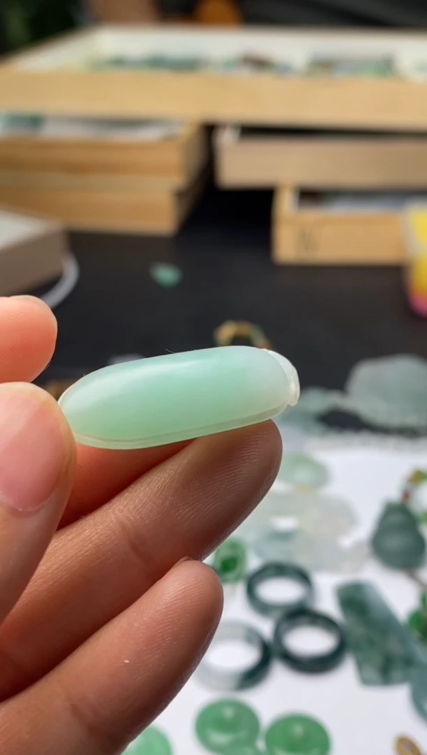 定制翡翠未镶嵌毛货翡翠~