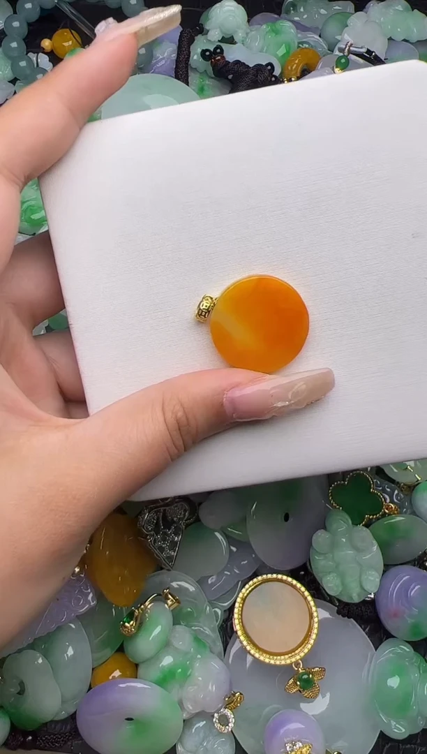 翡翠未镶嵌颈饰天然缅甸翡翠吊坠