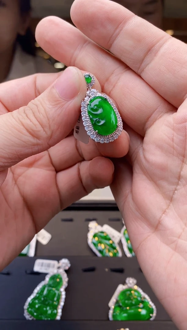 翡翠未镶嵌吊坠(不含链)95天然翡翠拍一发一多样性发货