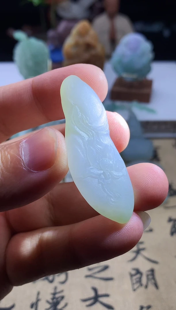 未镶嵌定制翡翠荷叶鱼
