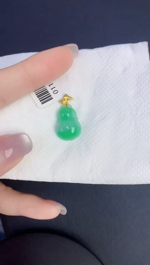 颈饰18K金镶嵌翡翠缅甸天然翡翠A货