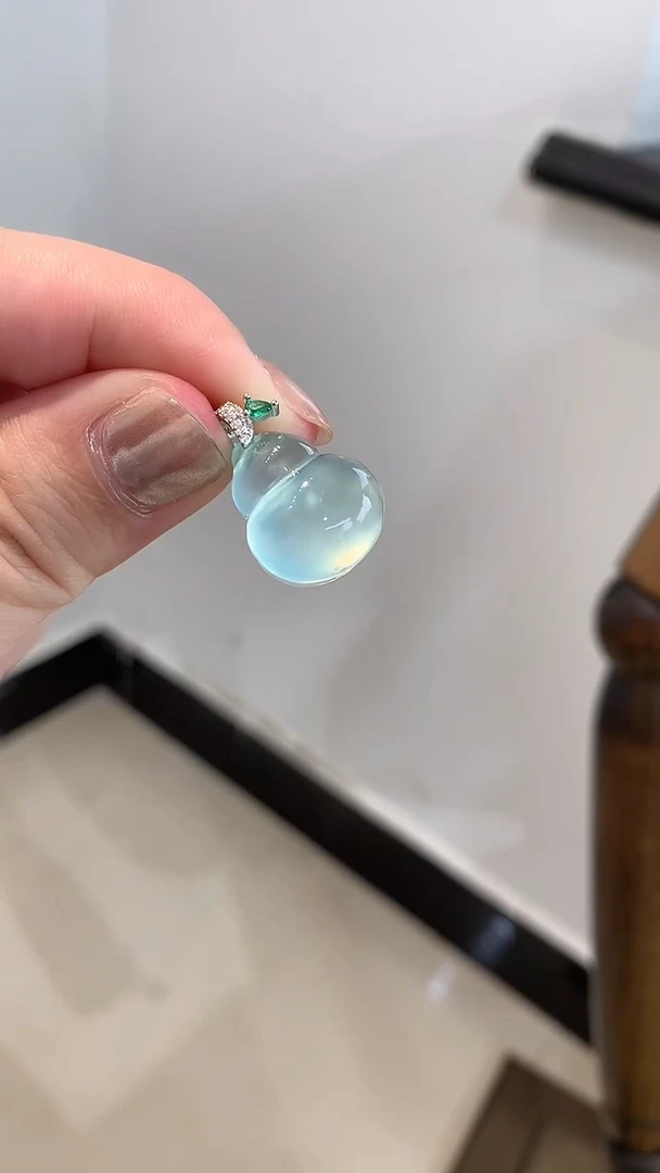 未镶嵌蛇纹石玉吊坠(不含链)葫芦