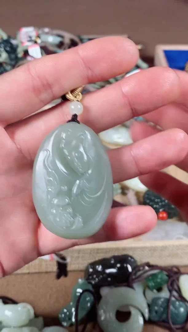 颈饰未镶嵌和田玉1