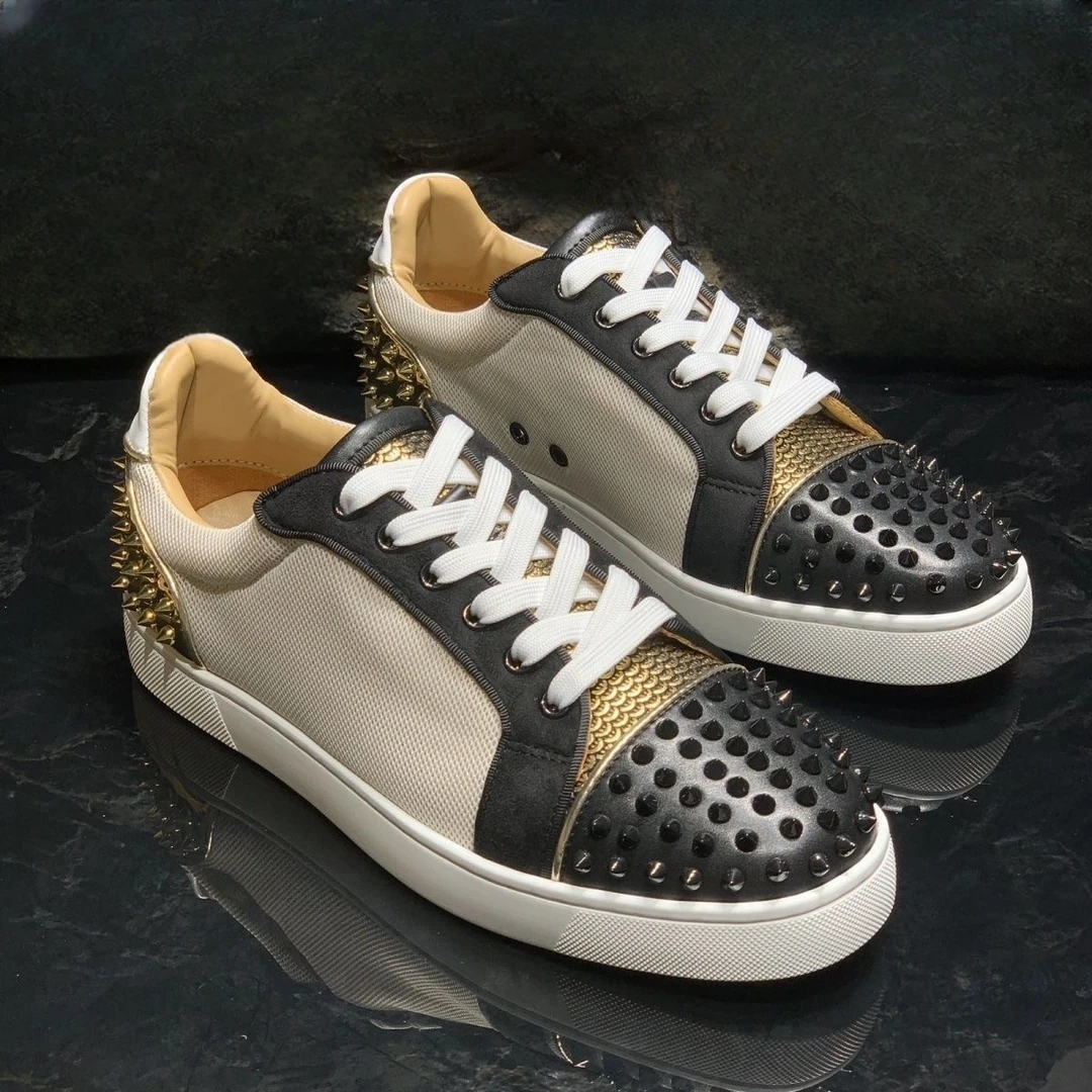 卡莱新款龙鳞纹硬底板鞋男士夏季透气铆钉休闲鞋高版轻奢红底潮鞋