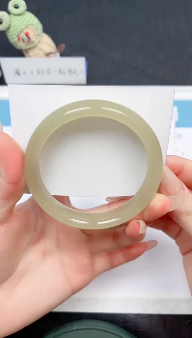 【闪购商品】石英质玉手镯未镶嵌81-62