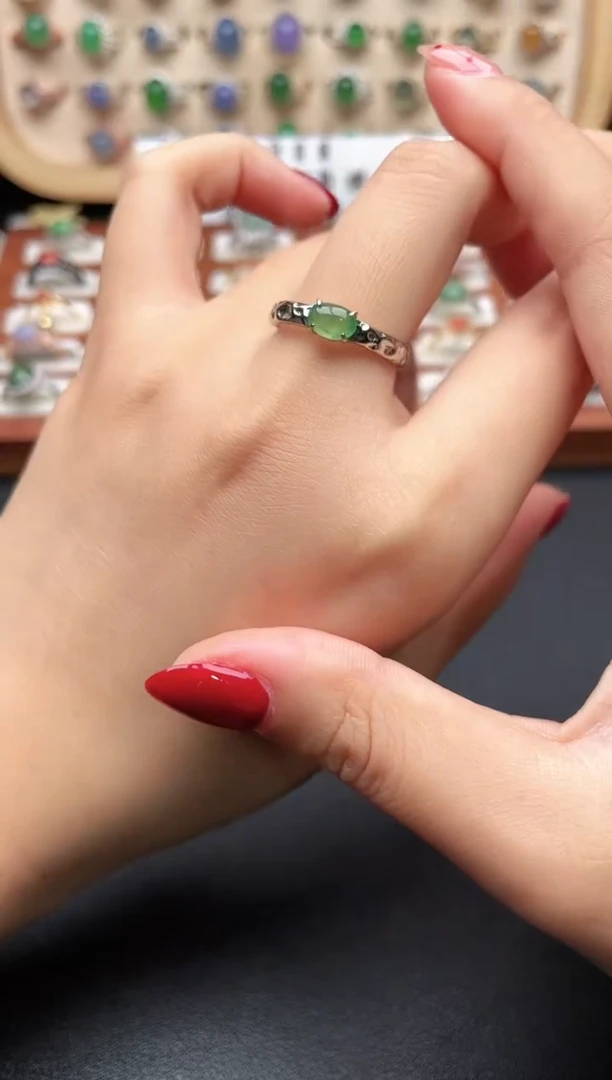 银S925镶嵌戒指翡翠一物一证一礼盒