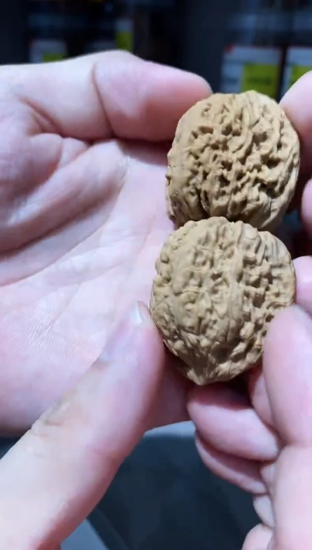 桃核把件全品南疆石33-35+随机一对