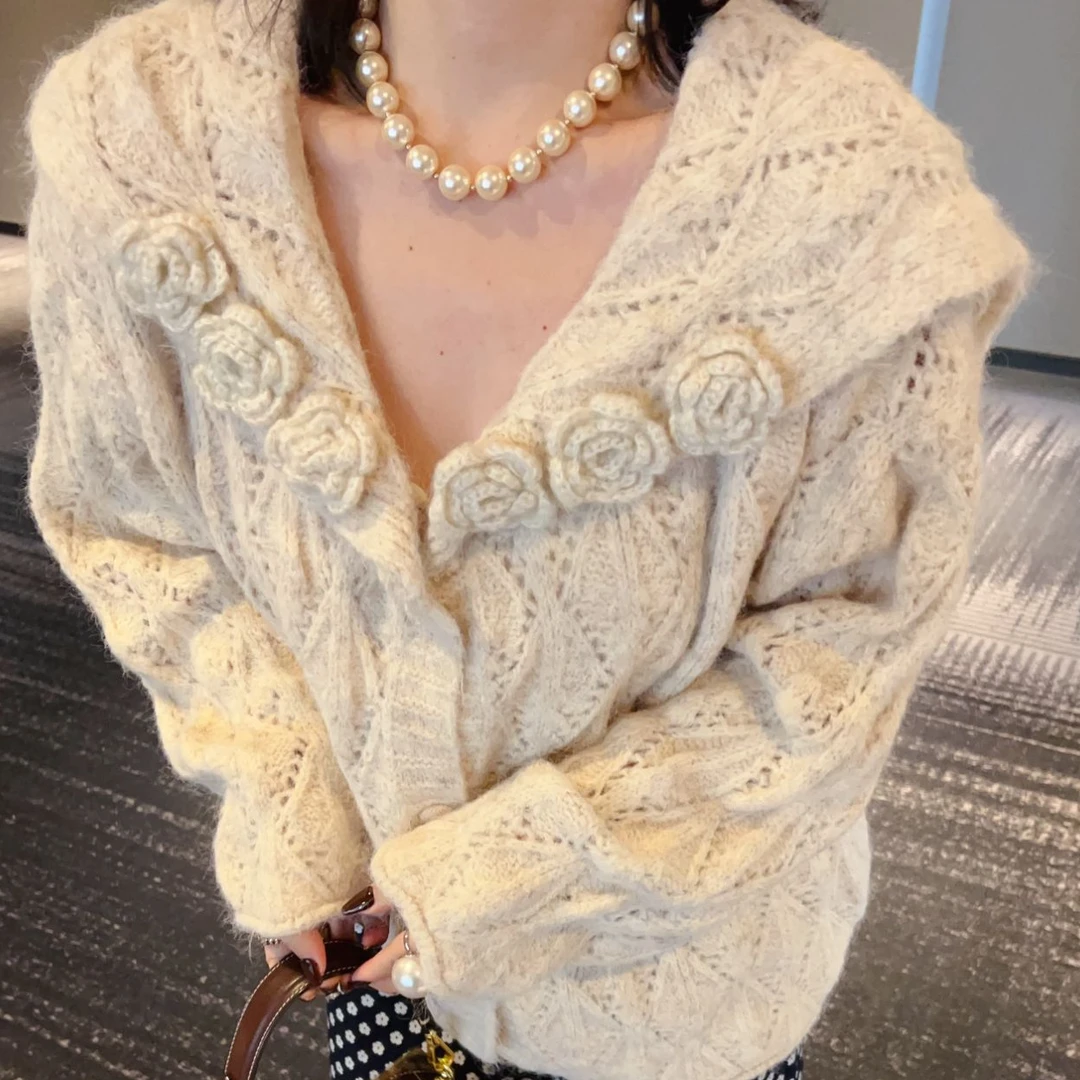 温柔减龄加厚针织外套女新款海军领立体花朵别致镂空宽松韩版开衫