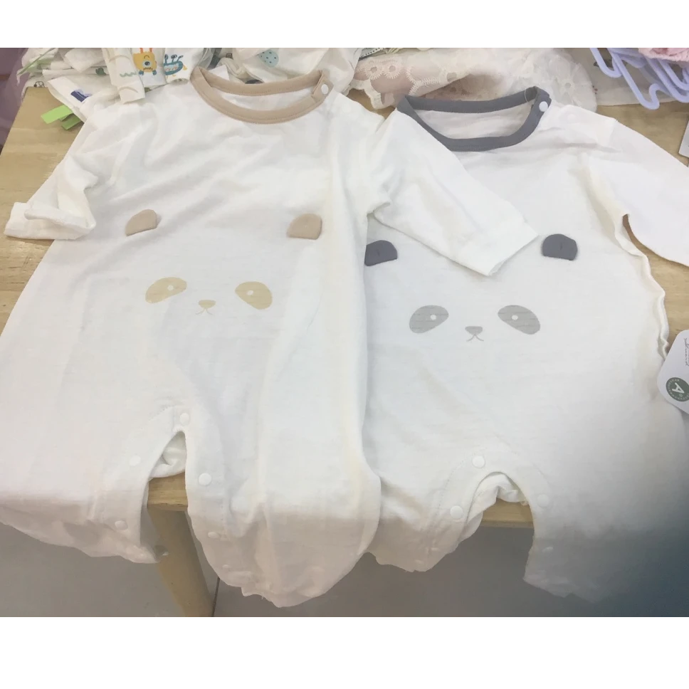 2599-猪Z小宝小熊猫肩扣闭裆连体衣