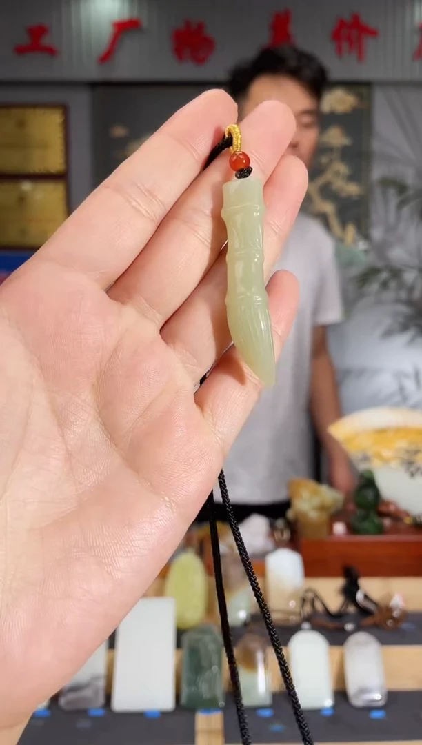 和田玉未镶嵌颈饰1