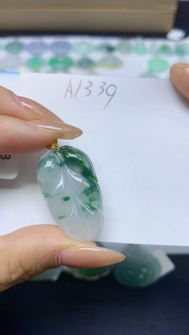 颈饰18K金镶嵌翡翠天然缅甸A货翡翠百元以上9元证书费自理
