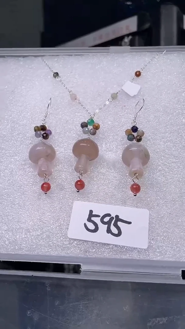 未镶嵌颈饰玛瑙/玉髓喜欢拍