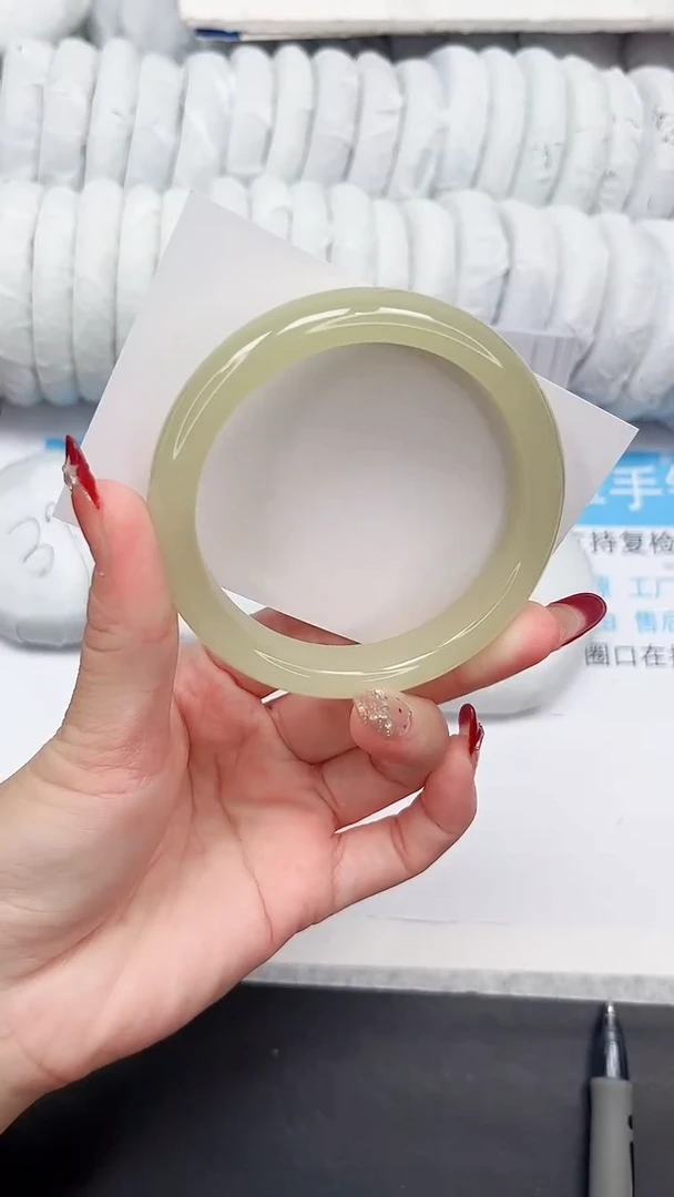 未镶嵌手镯石英质玉94-57.3CQ