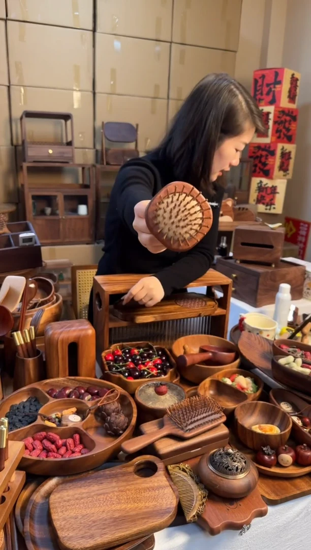 【闪购商品】实木柿柿如意气垫梳