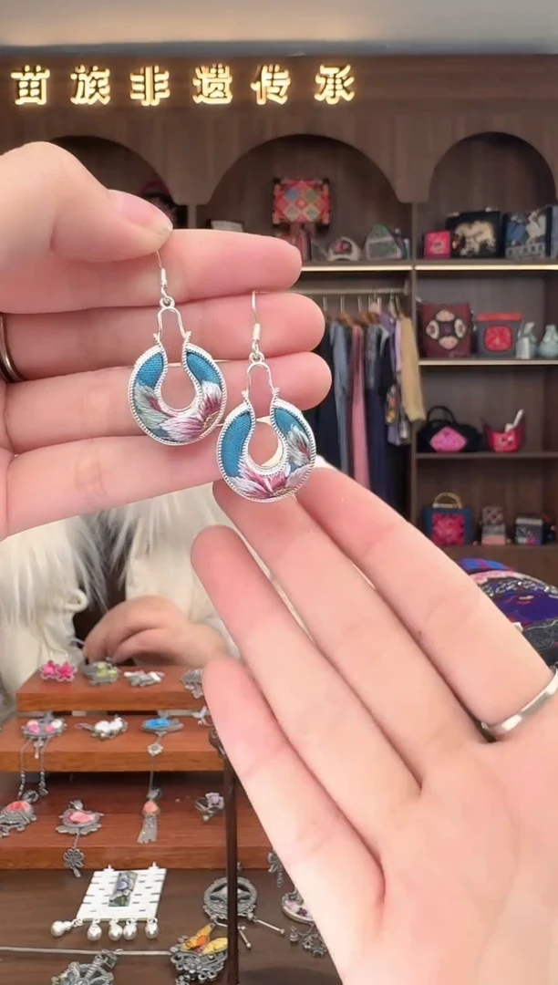 【闪购商品】织绣扶光苗绣传承39