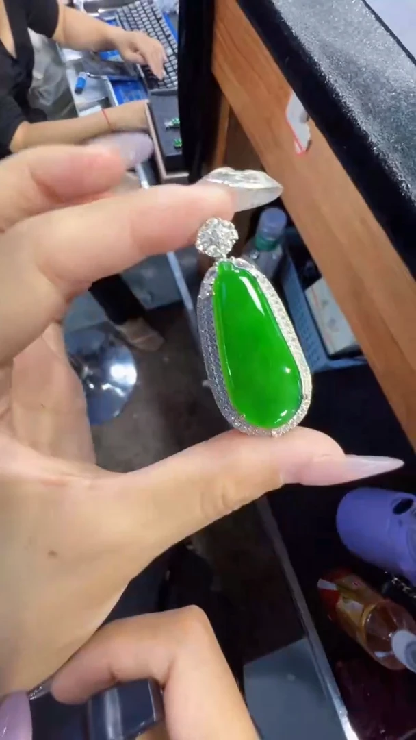 定制翡翠未镶嵌福瓜1