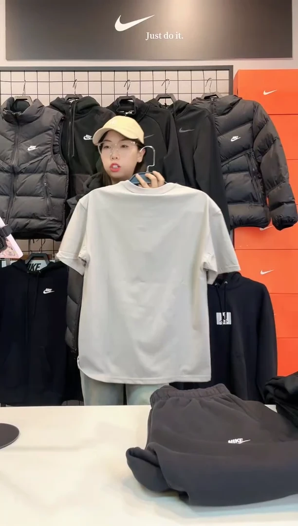 3643灰色短袖L码150斤-170斤不退换