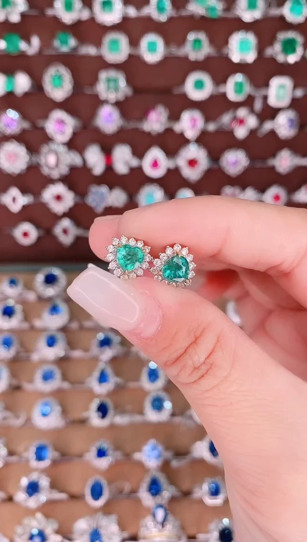 【闪购商品】祖母绿18K金耳饰18K金镶嵌.