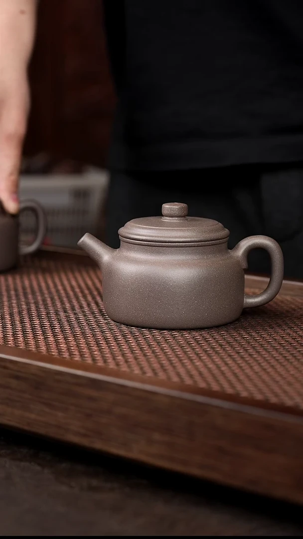 茶壶紫砂青灰泥德中