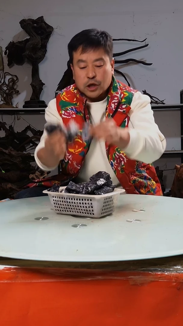 【闪购商品】木随机发货一筐青龙石中碎4斤9.9