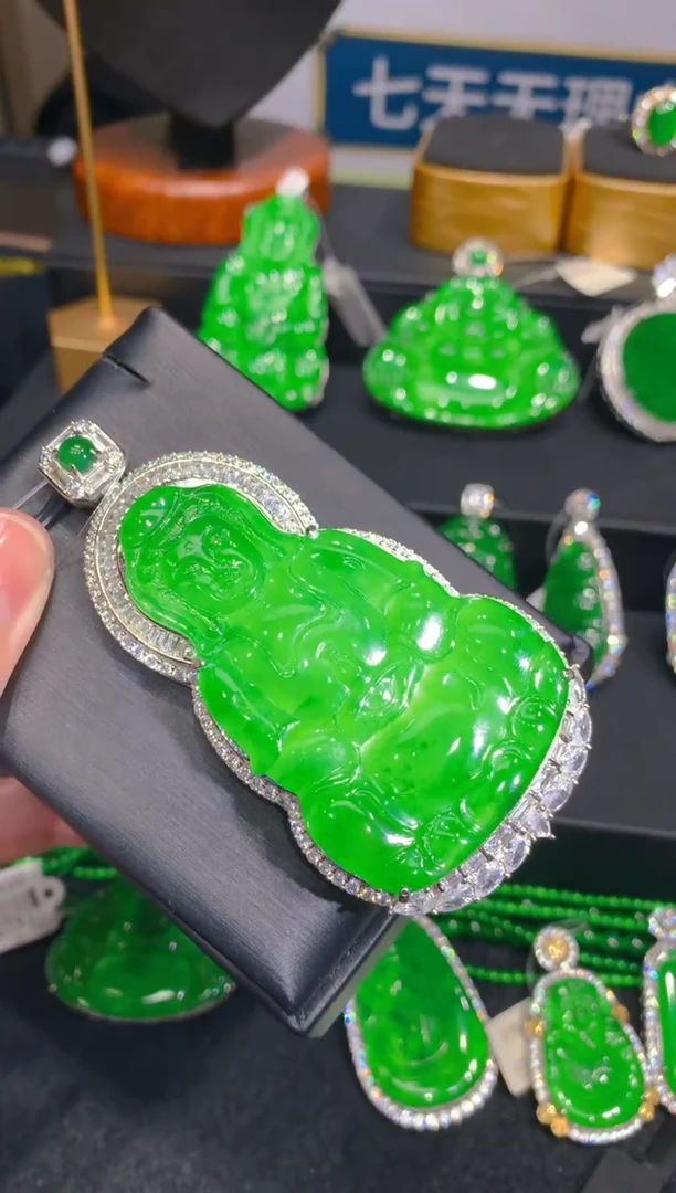 【闪购商品】翡翠颈饰未镶嵌20一季