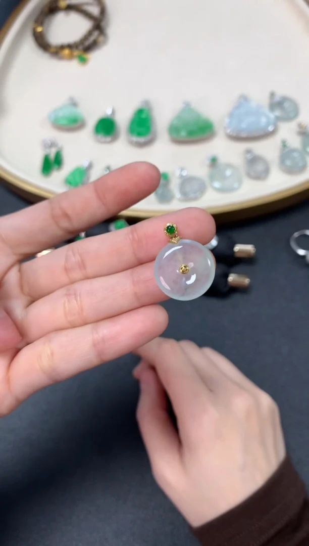 【闪购商品】翡翠吊坠(不含链)18K金镶嵌2580