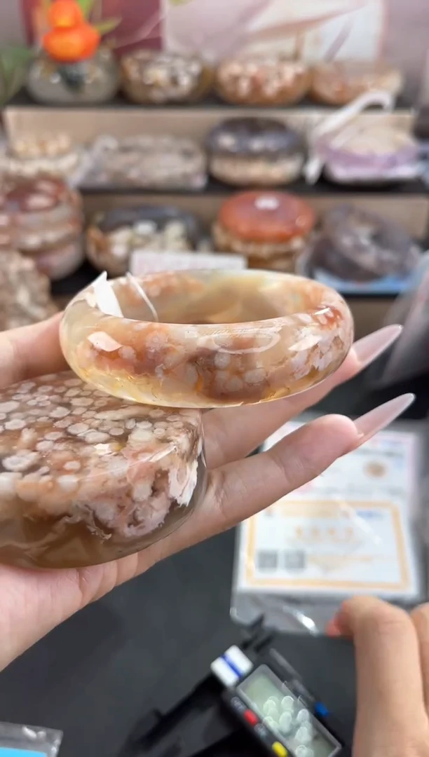 未镶嵌手镯石英质玉59